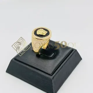 SELLO REDONDO ONIX MEDUSA. Oro 18k.