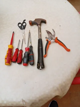 Lote de herramientas manuales