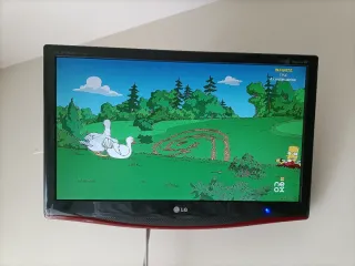 Televisor LG sin Smart TV +  soporte de pared