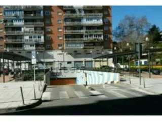 Garaje en alquiler pintor Murillo la luna