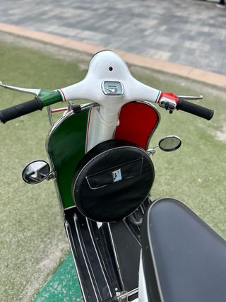Vespa 125L Italia