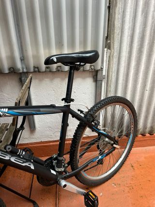 Bicicleta Orbea 2012/13 aprox. Manillar gastado.