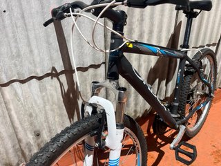 Bicicleta Orbea 2012/13 aprox. Manillar gastado.