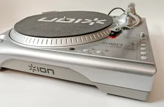 Tocadiscos Ion LP DOC USB con preamplificador