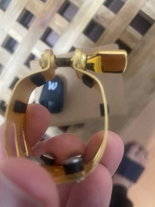 Abrazadera Weissenberg para saxo tenor