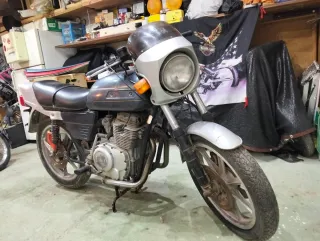 Moto Sanglas Yamaha 400cc Negra/Plata