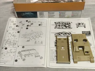 Maqueta StuG IV WWII Academy 1/35