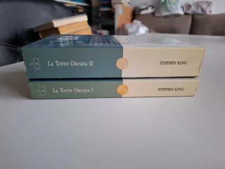 Lote 2 libros La torre oscura. Stephen King