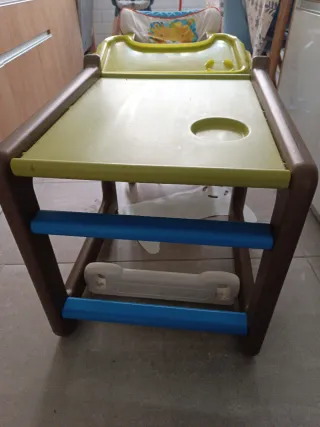Trona y mesa para bebé