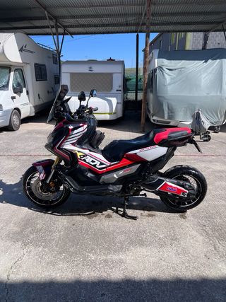 Honda X-ADV 750 Maxi Scooter