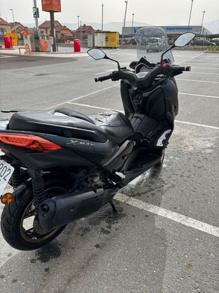Yamaha XMAX 300 Tech MAX -  Impecable