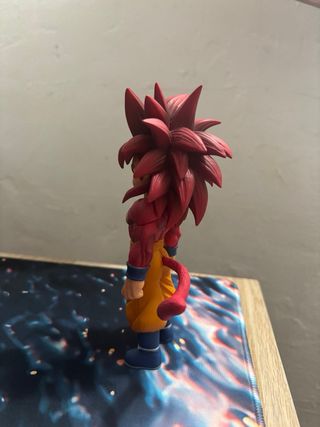 Figura Goku SSJ4 Daima