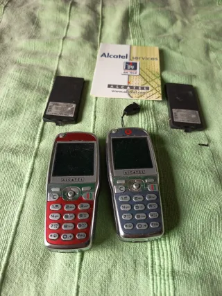 Móviles Alcatel Antiguos (2 unidades) rojo y negro