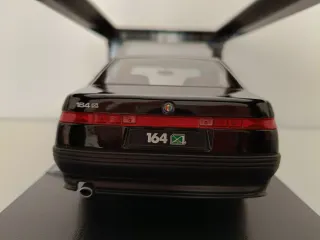 Alfa Romeo 164 Escala 1/18 Triple 9