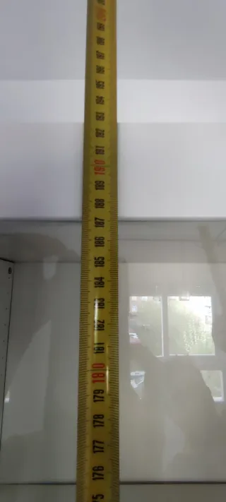 Vitrina Besta Ikea con puertas