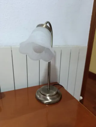 2  Lámparas de mesa, metal y cristal