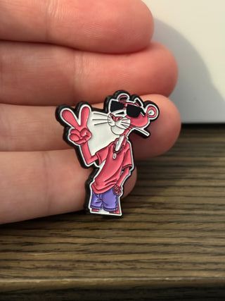 Pin Estilo "Pantera Cor de Rosa" - Novo