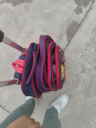 Mochila con ruedas y dinosaurios