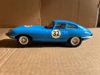 Scalextric Jaguar Azul