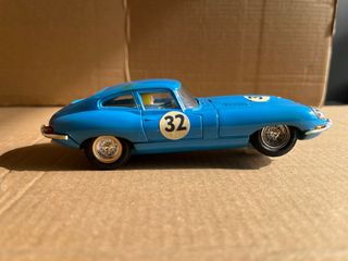 Scalextric Jaguar Azul