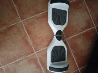 Patinete eléctrico blanco