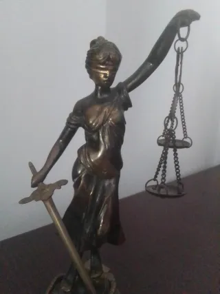 Figura Bronce Diosa Themis Antigua