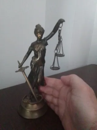 Figura Bronce Diosa Themis Antigua