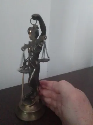 Figura Bronce Diosa Themis Antigua