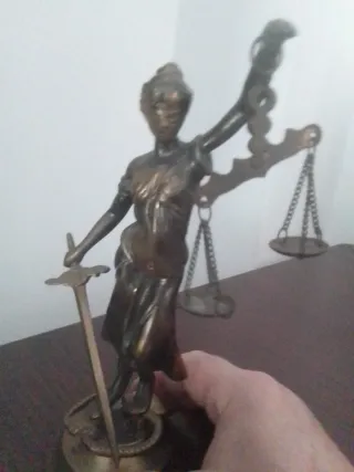 Figura Bronce Diosa Themis Antigua
