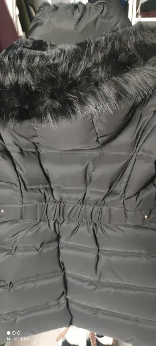 Abrigo plumífero Zara negro