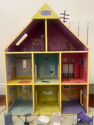 Casa Peppa Pig de Madera con Muebles (50cm/65cm)