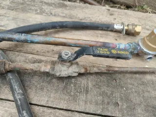 Reguladores de gas y tubos de cobre
