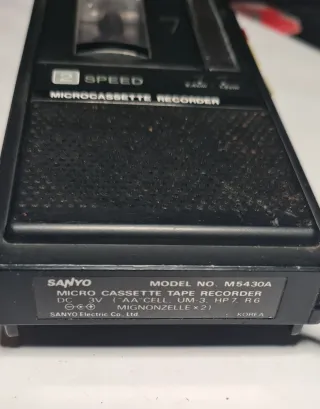 Lotto Registratore Sanyo Microcassette e cassette