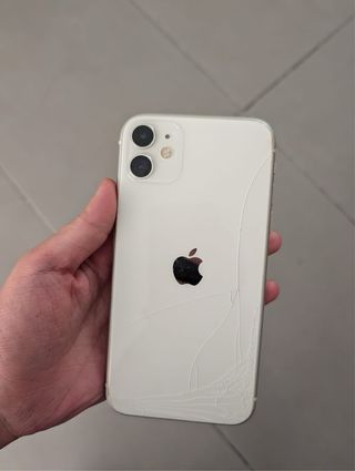 iPhone 11 + caricatore e custodia