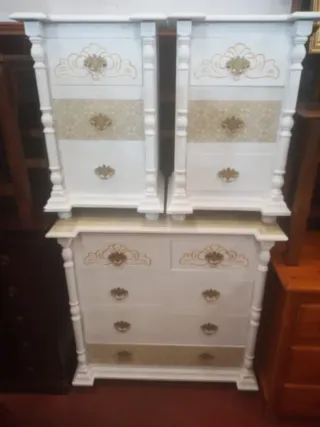 Cómoda y 2 Mesitas de Noche