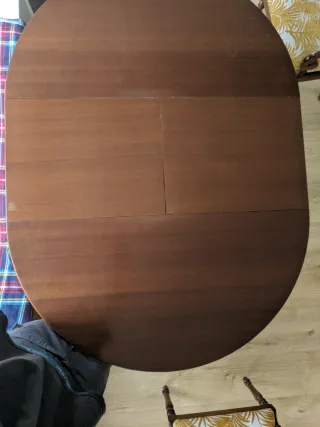 Mesa de comedor redonda / ovalada de madera