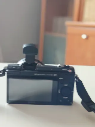 Sony A5000 Negra + Objetivo 16-50mm OSS