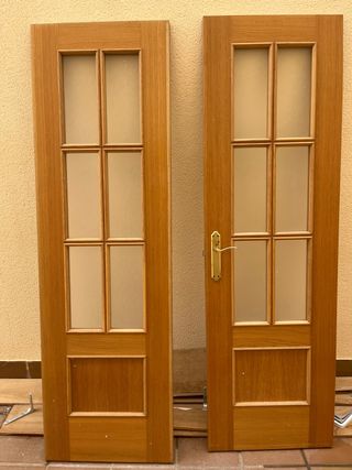 Urgente venta !!! Puerta  de madera, doble.