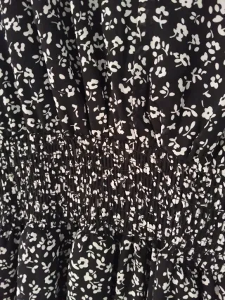 Vestido estampado floral negro y blanco