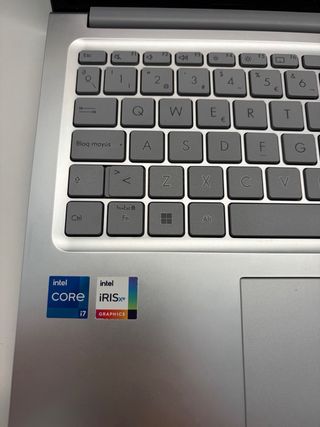 Portátil ASUS Vivobook 15 16GB RAM 1TB