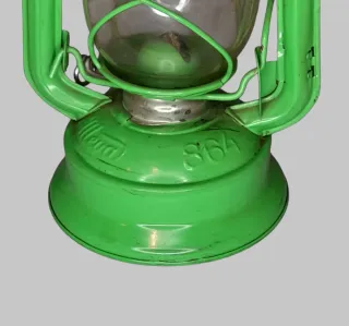 Lámpara de petróleo Meva antigua