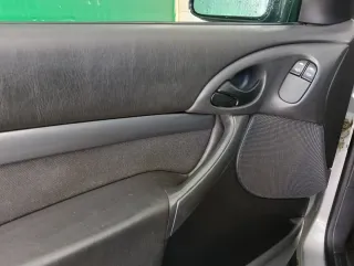 Ford Focus 2000