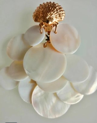 Pendientes largos conchas nacaradas dorados