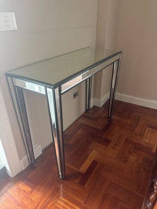 Tavolo da trucco in vetro e metallo