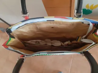 Bolso multicolor con asas