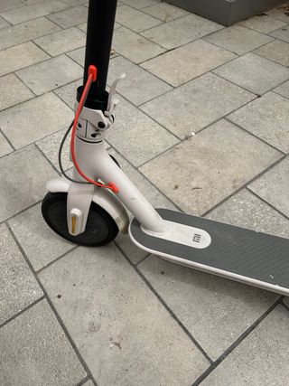 Xiaomi Mi Electric Scooter 1S + cargador