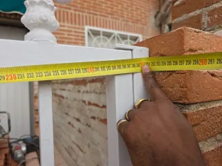 Reja y puerta de carruaje y principal