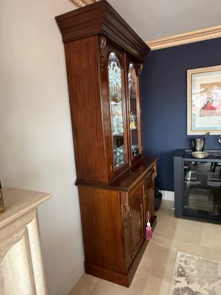 Vitrina victoriana de madera y cristal