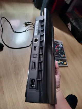 Consola PS3 + 2 Juegos