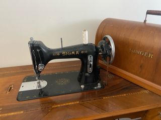 Máquina de coser Sigma de madera